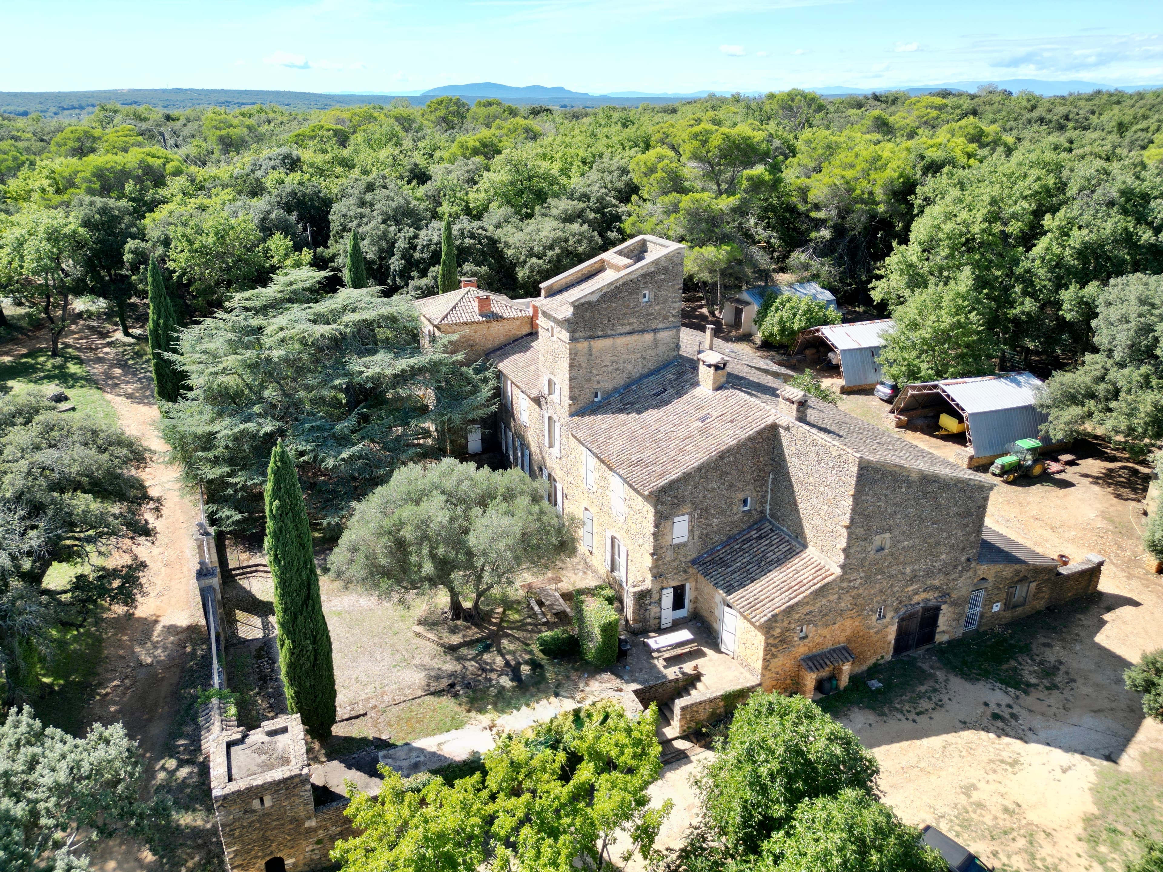 Vineyard between Uzès et Avignon - dji_fly_20250915_150914_658_1758017004953_photo.jpg