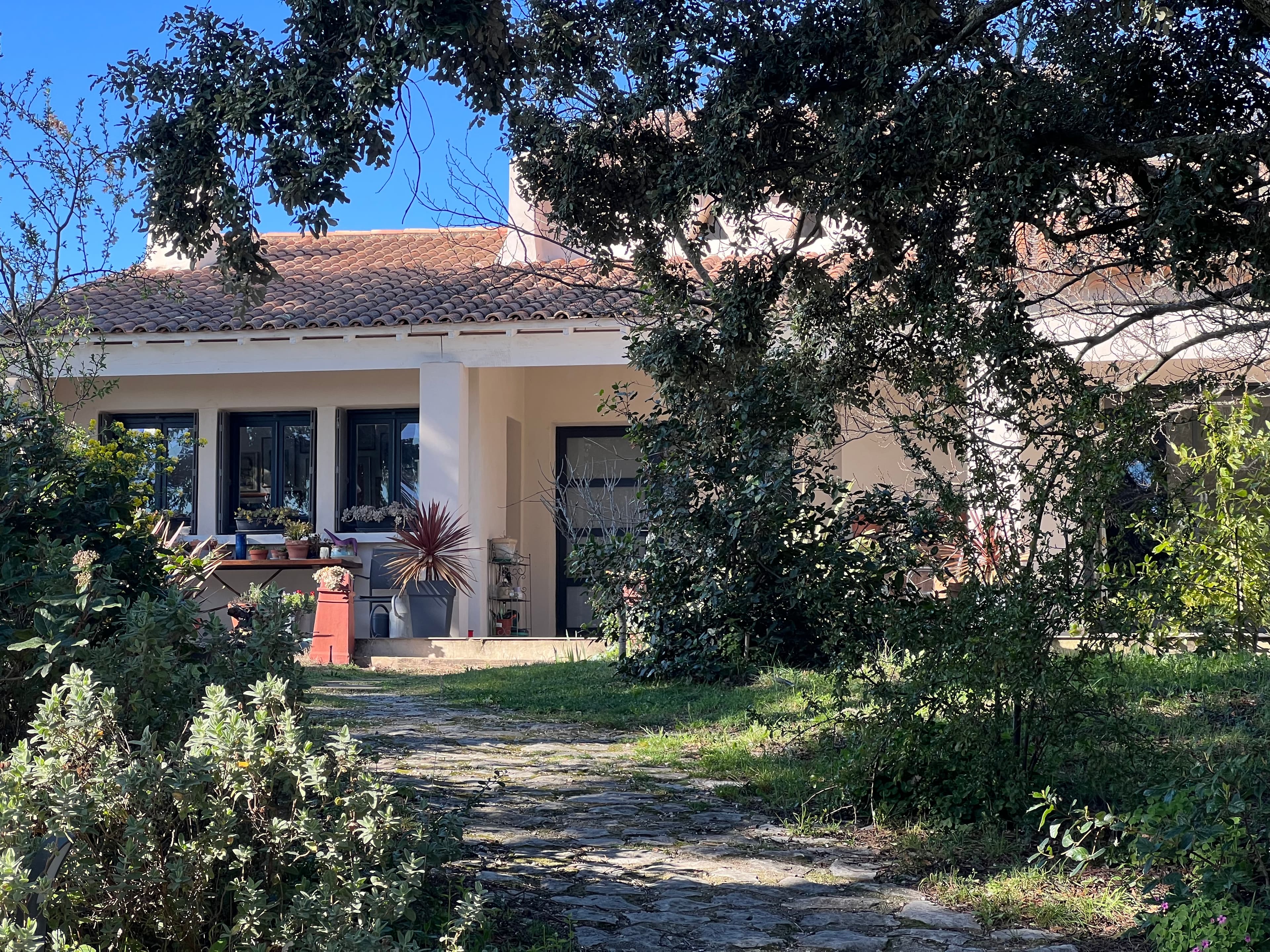 Cucuron property in an exceptional setting - photo_7e98ec642bece85804bb33b9e8f0b218.jpg