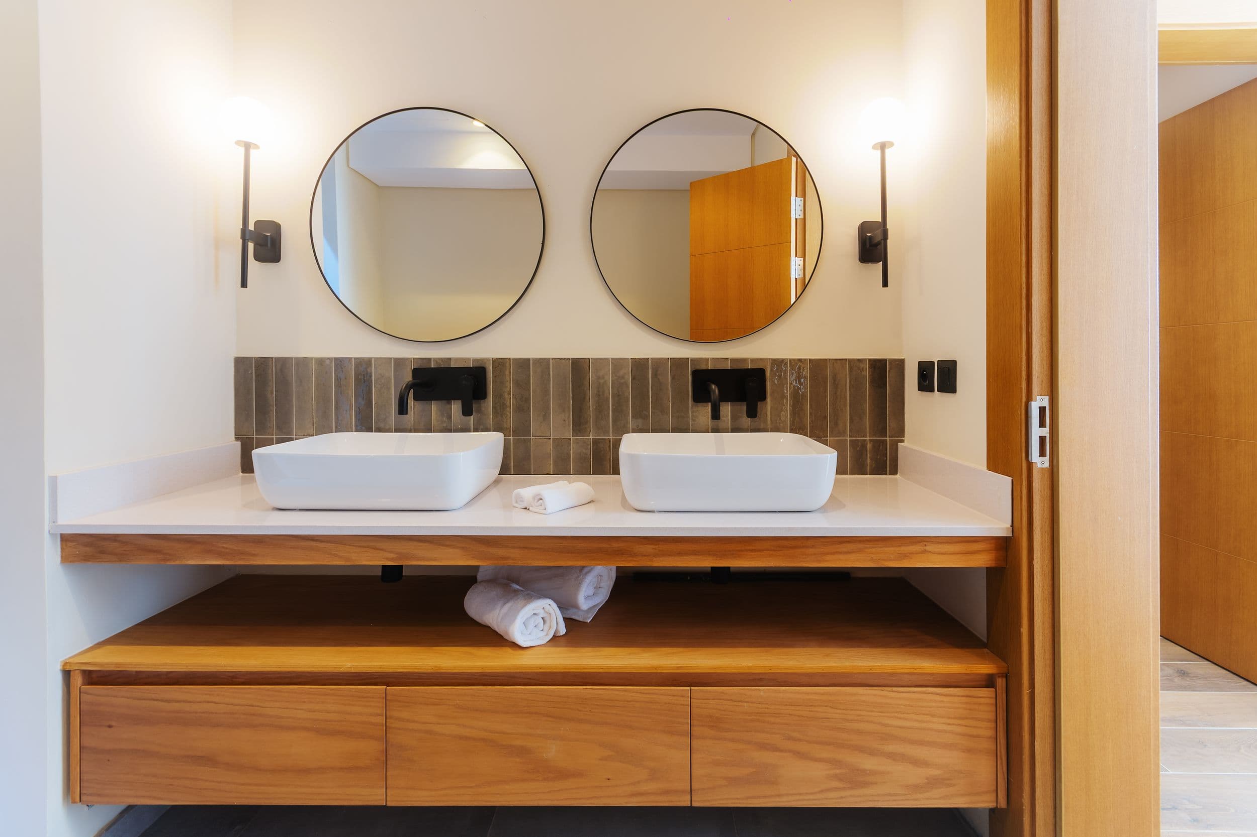 Legend Hill - Villa Chamarel - double_vasque_-_double_sink.jpeg
