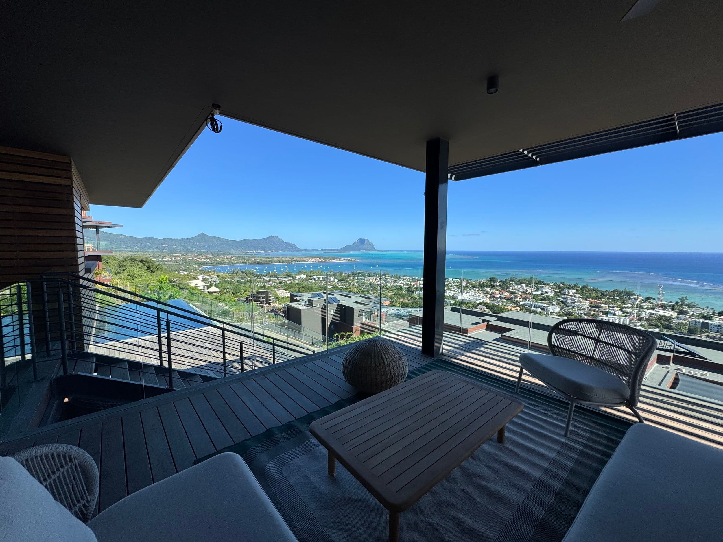 Legend Hill - Villa Chamarel - vue_terrasse_-_terrace_view.jpeg