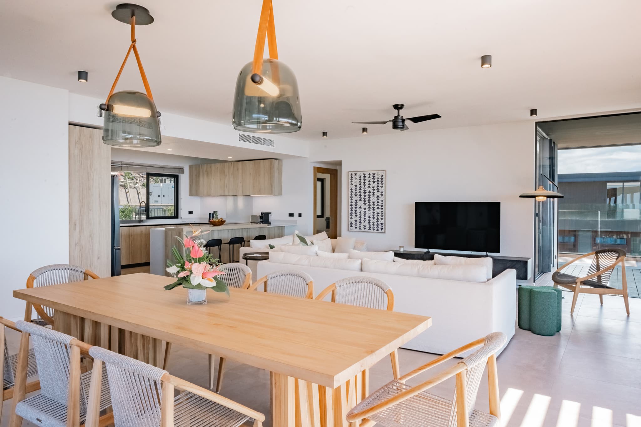 Legend Hill - Penthouse - Penthouse_4_ch_-_Dining_room__2__01.jpeg