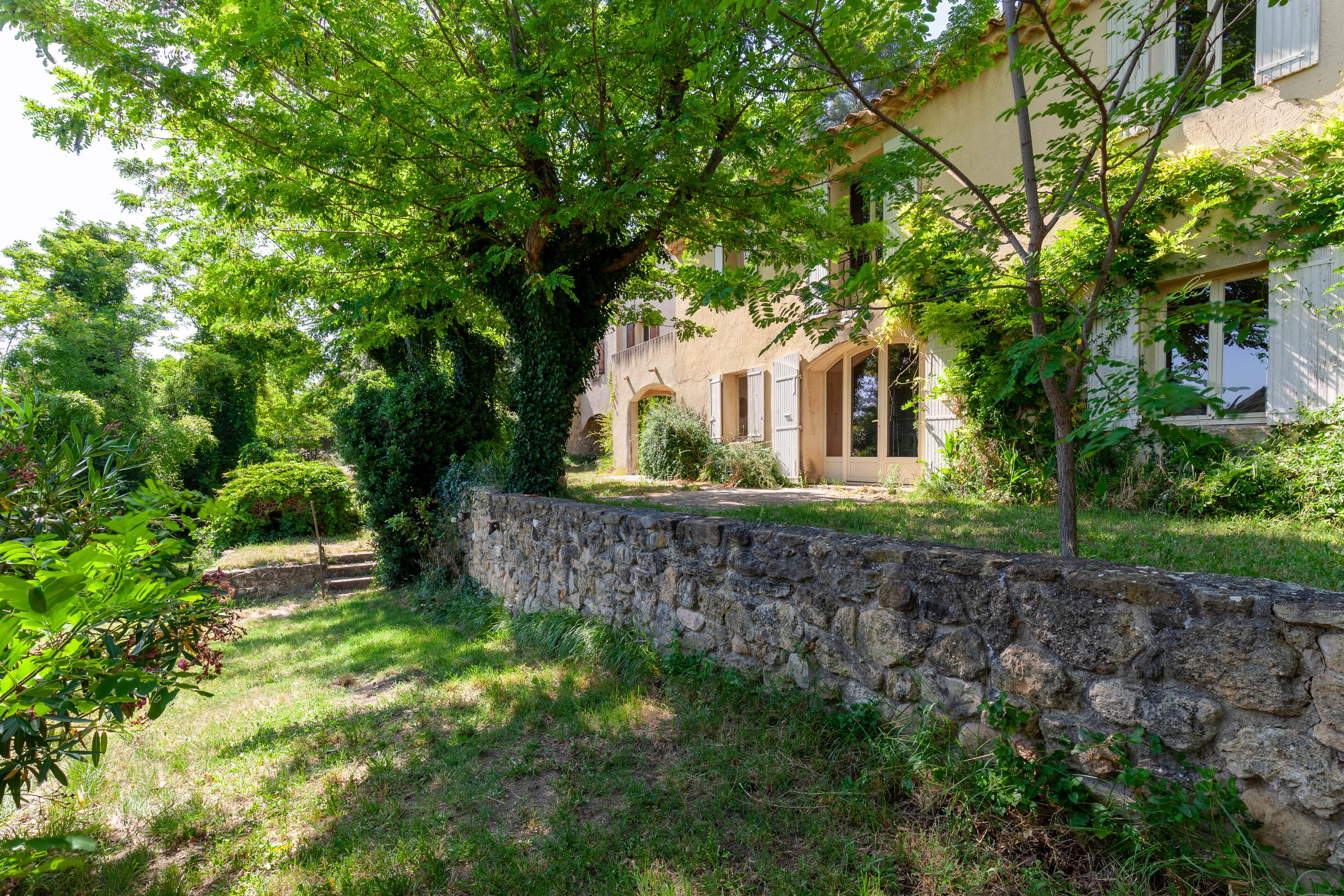 Vaugines maison à fort potentiel