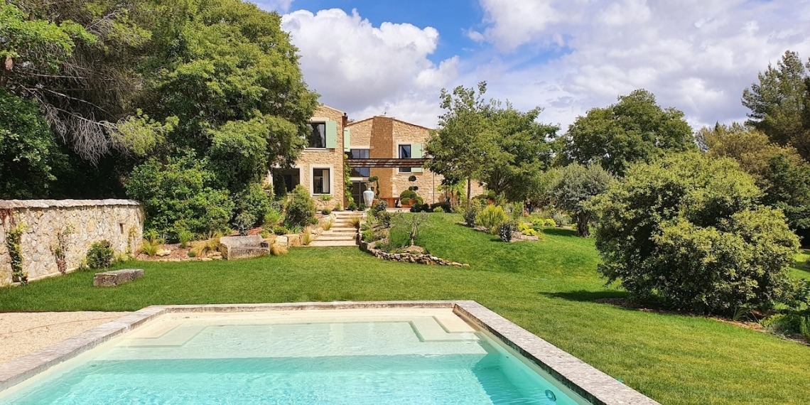 Lourmarin en Luberon, un havre de verdure aux portes du chateau