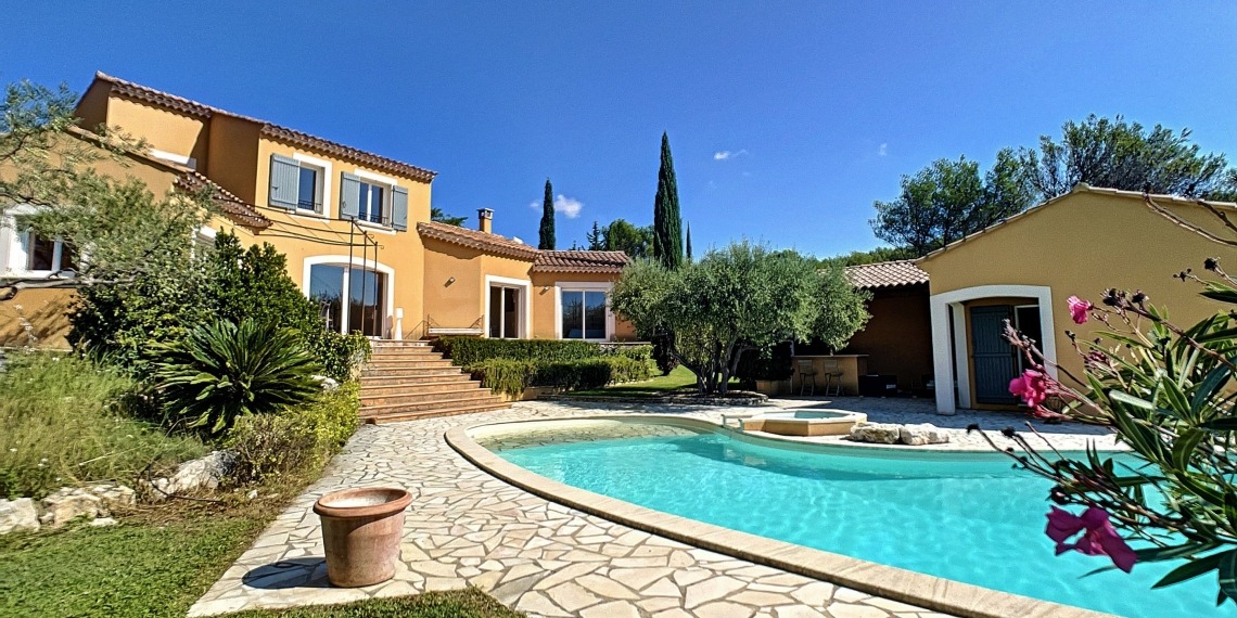 Maison provençale à Villeneuve-Lès-Avignon - Stone Investment