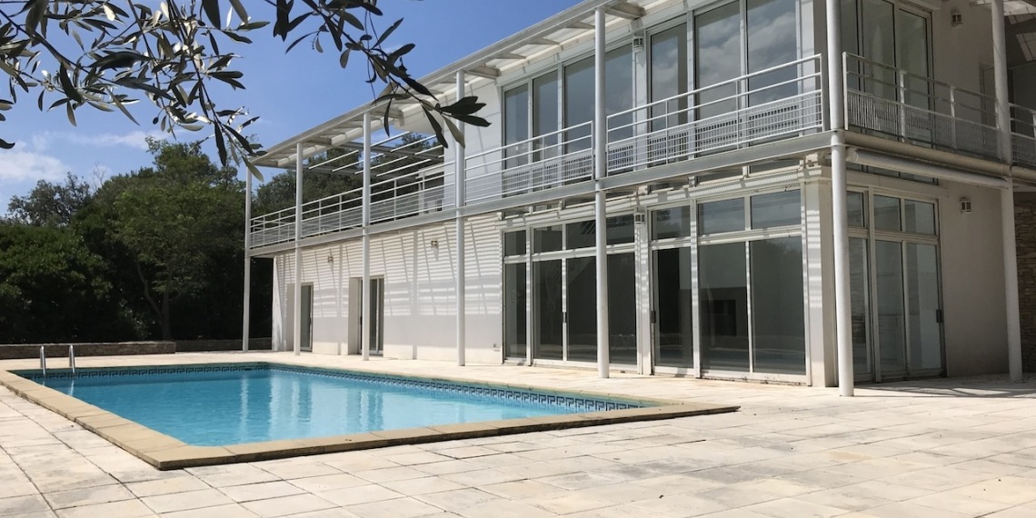 Maison contemporaine bioclimatique signée Michel Gerber à Nîmes